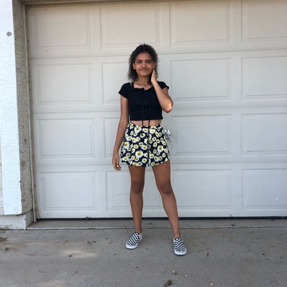 Forever 21 Floral Skirt/Skort - Picture 2 of 8